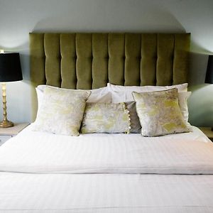 Camera standard con letto king size